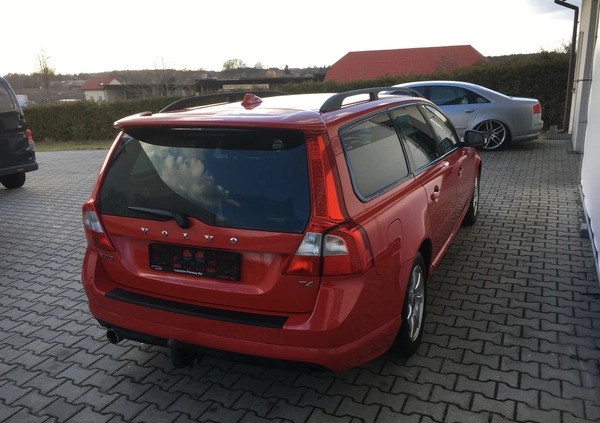 Volvo V70 cena 16000 przebieg: 208000, rok produkcji 2011 z Brańsk małe 67